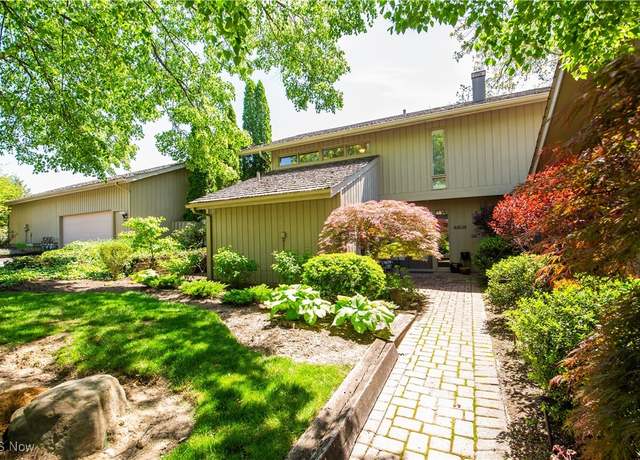 Property at 441-14 Knollwood Dr, Aurora, OH 44202, 3 beds, 3 baths