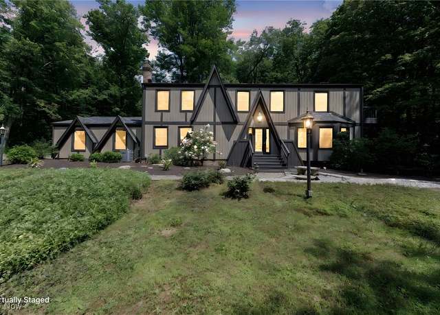 Property at 13655 Sperry Rd, Novelty, OH 44072, 4 beds, 3 baths