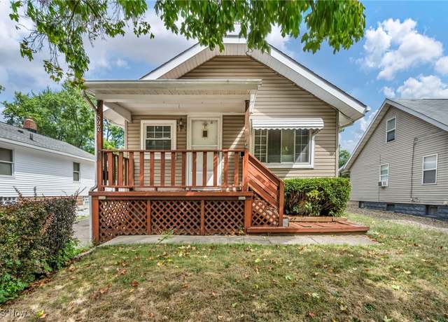Property at 897 Eva Ave, Akron, OH 44306, 3 beds, 1 bath