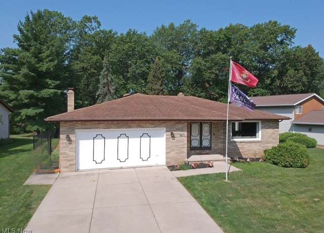 Property at 5790 N Crossview Rd, Seven Hills, OH 44131, 3 beds, 2 baths