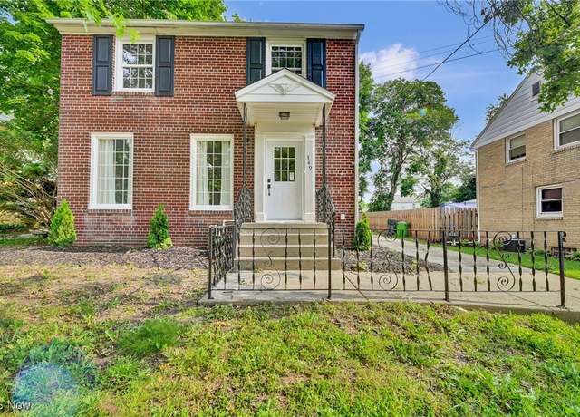 Property at 349 E Park Ave, Barberton, OH 44203, 3 beds, 1.5 baths