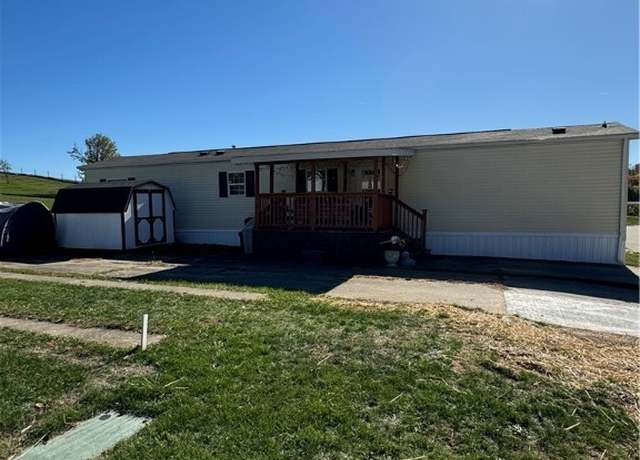 Property at 2895 Elk Dr SE, Dennison, OH 44621, 3 beds, 2 baths