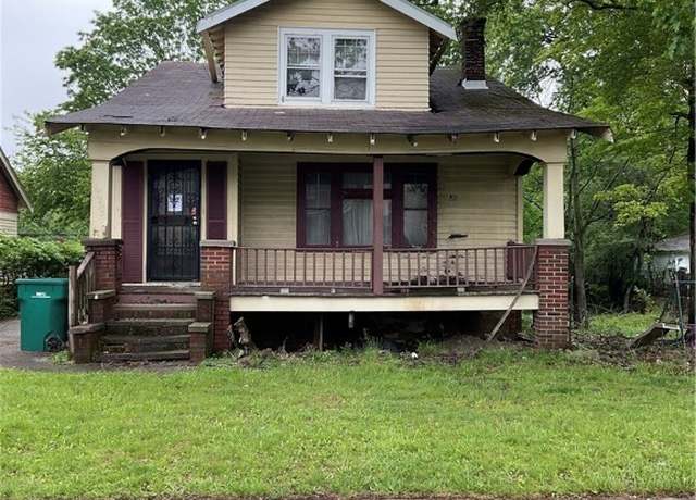 Property at 17205 Mapleboro Ave, Maple Heights, OH 44137, 4 beds, 3 baths
