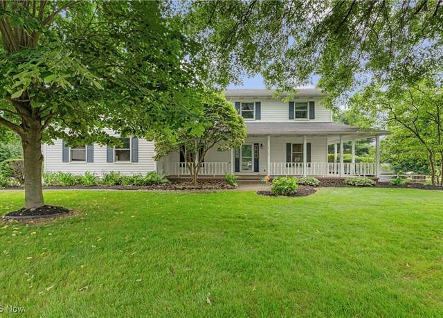 Property at 6130 Lakemoor Cir NW, Canton, OH 44718, 4 beds, 2.5 baths