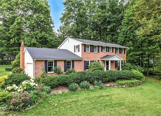 Property at 1257 Highland Ave E, Salem, OH 44460, 4 beds, 3 baths
