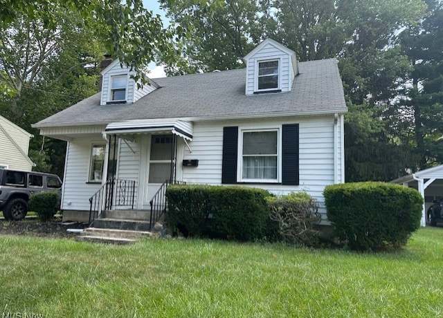 Property at 2169 Gregory Ave, Youngstown, OH 44511, 4 beds, 1.5 baths
