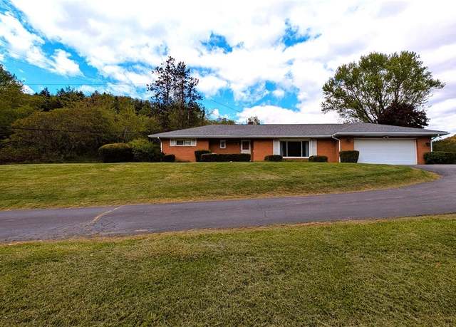 Property at 6291 Veterans Blvd, Chester, WV 26034, 4 beds, 2 baths
