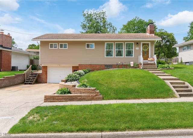 Property at 2184 Lynn Dr, Akron, OH 44312, 2 beds, 2 baths