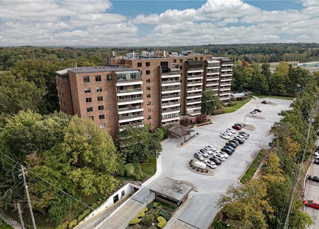 Property at 27500 Cedar Rd Unit T-8, Beachwood, OH 44122, 2 beds, 3.5 baths