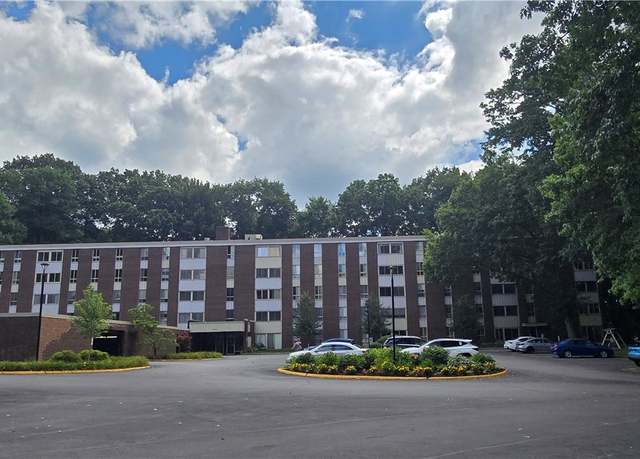 Property at 3068 Kent Rd Unit 210C, Stow, OH 44224, 2 beds, 2 baths