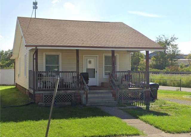 Property at 164 Woodbury St, Elyria, OH 44035, 3 beds, 1 bath