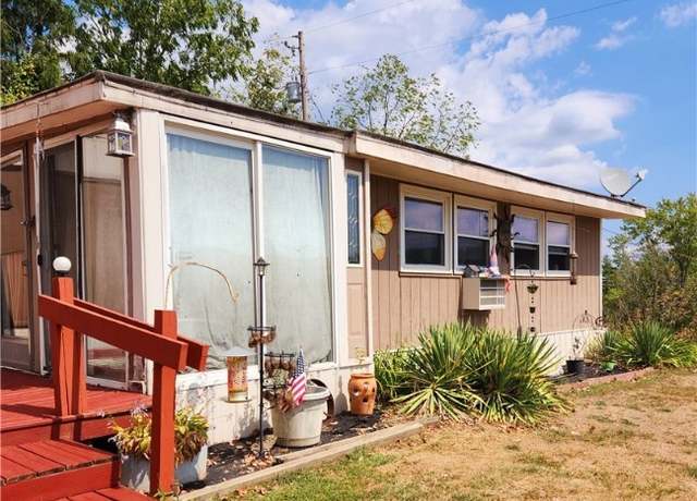 Property at 23516 Hideaway Dr, Senecaville, OH 43780, 2 beds, 1 bath