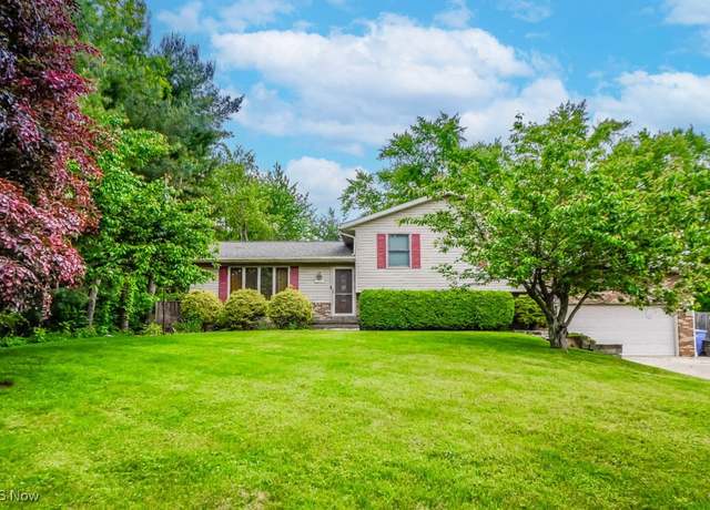 Property at 2011 Tricaso Dr, North Canton, OH 44720, 3 beds, 2 baths