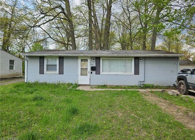 Property at 507 Oak Cir SW, Warren, OH 44485, 2 beds, 1 bath