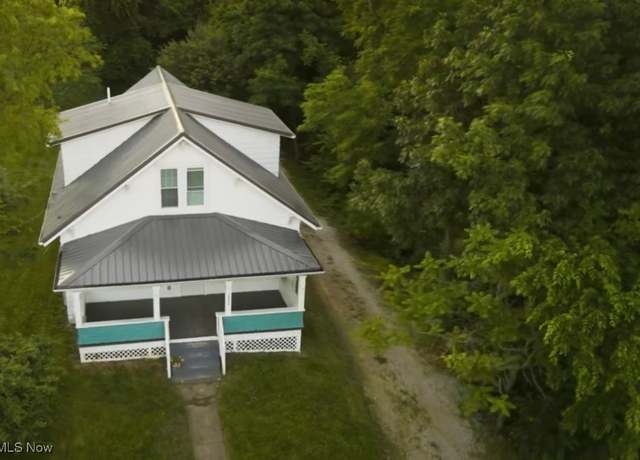 Property at 1304 Division St, Parkersburg, WV 26101, 3 beds, 2 baths