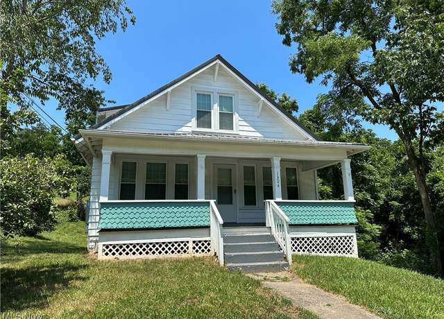 Property at 1304 Division St, Parkersburg, WV 26101, 3 beds, 2 baths