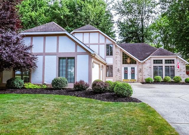 Property at 26519 Bayfair Dr, Olmsted Falls, OH 44138, 4 beds, 3 baths