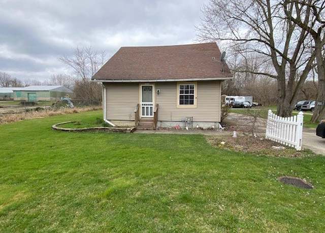 Property at 7621 Center Rd, Ashtabula, OH 44004, 4 beds, 2 baths