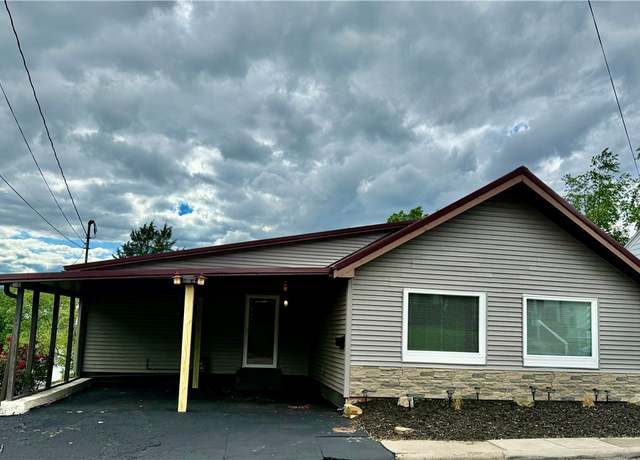 Property at 2701 New York Ave, Parkersburg, WV 26101, 5 beds, 3 baths