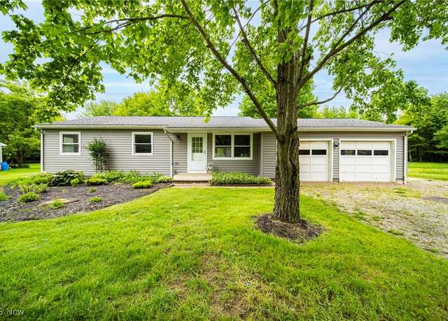 Property at 1980 Old Farm St, Ashtabula, OH 44004, 3 beds, 2 baths