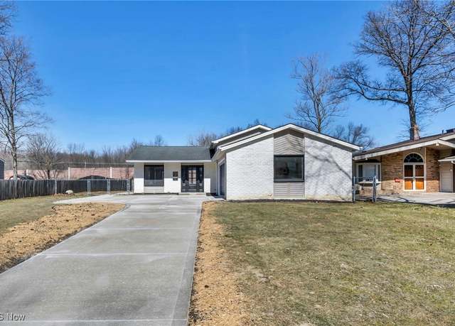 Property at 26060 Redwood Dr, Olmsted Falls, OH 44138, 3 beds, 2 baths