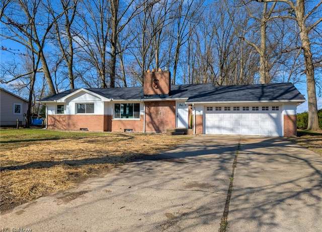 Property at 868 Eastview Ave, Wadsworth, OH 44281, 3 beds, 2 baths