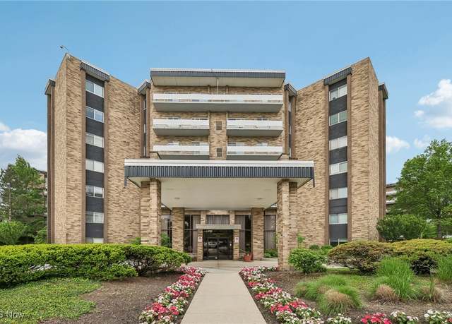 Property at 2202 Acacia Park Dr #2109, Lyndhurst, OH 44124, 2 beds, 2 baths