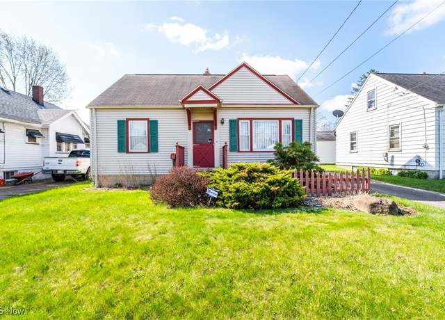 Property at 1605 Medford Ave, Youngstown, OH 44514, 3 beds, 1 bath