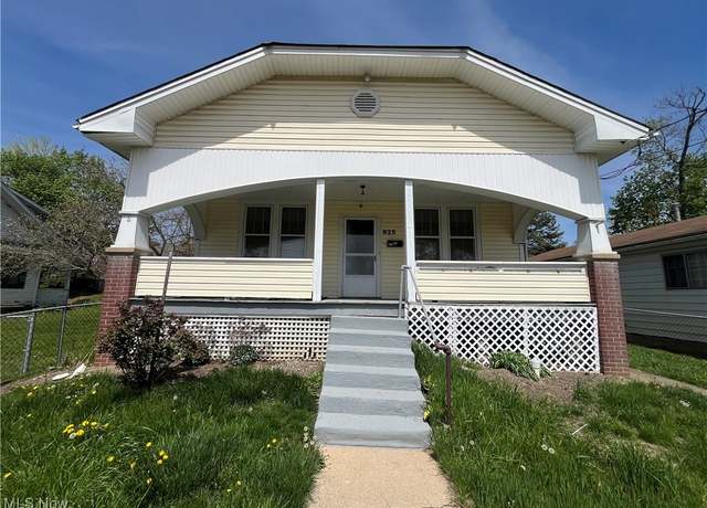 Property at 825 Ohio St, Zanesville, OH 43701, 3 beds, 1 bath