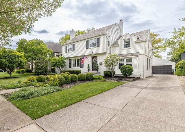 Property at 1020 Parkside Dr, Lakewood, OH 44107, 4 beds, 1.5 baths