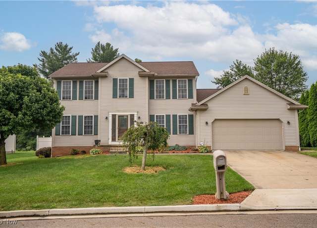 Property at 3069 W Castle Cir NW, Massillon, OH 44647, 4 beds, 3.5 baths