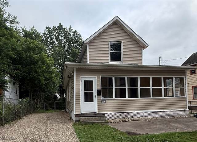 Property at 1063 Raymond St, Akron, OH 44307, 3 beds, 1 bath