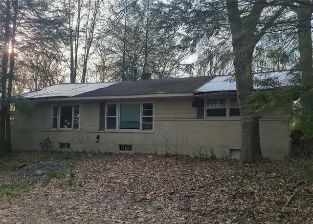 Property at 315 Loma Dr, Akron, OH 44319, 3 beds, 2 baths