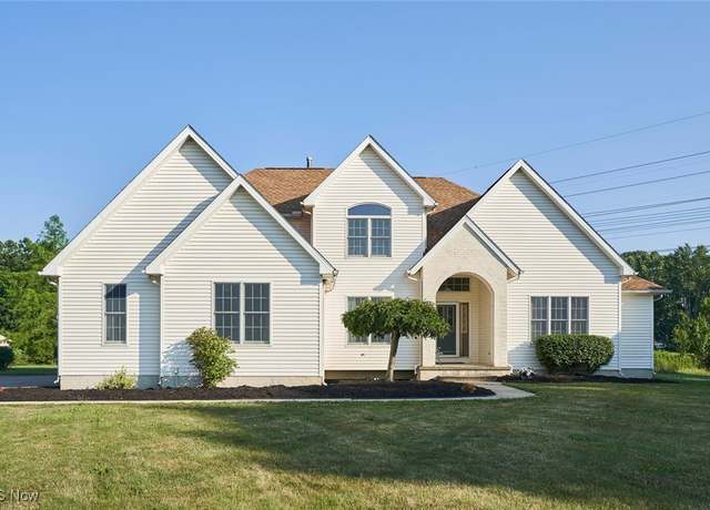 Property at 5527 Robert Ct, North Ridgeville, OH 44039, 4 beds, 3.5 baths