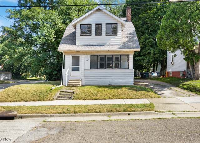 Property at 889 Fess Ave, Akron, OH 44307, 4 beds, 1 bath