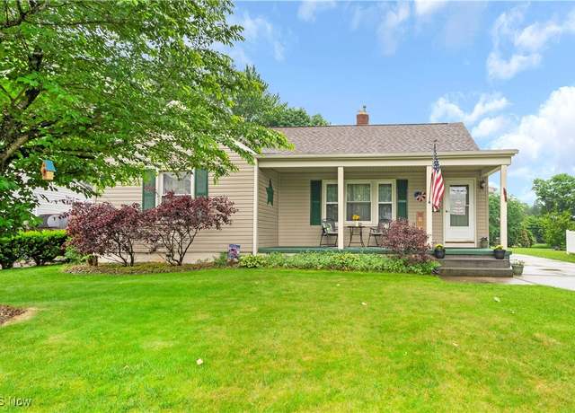 Property at 513 E Park Ave, Hubbard, OH 44425, 3 beds, 1.5 baths