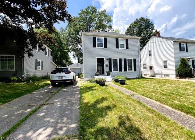 Property at 2736 Maplewood St, Cuyahoga Falls, OH 44221, 3 beds, 2 baths