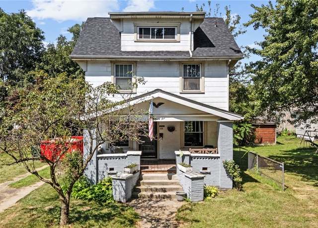 Property at 325 Crestmont Ave NE, Canton, OH 44704, 3 beds, 1.5 baths
