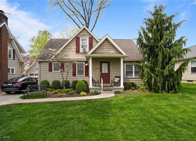 Property at 2234 19th St, Cuyahoga Falls, OH 44223, 4 beds, 3 baths