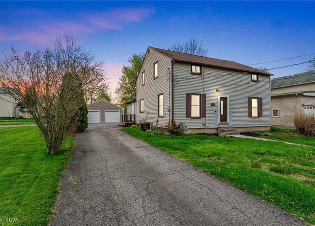 Property at 414 N Main St, Wellington, OH 44090, 4 beds, 2 baths