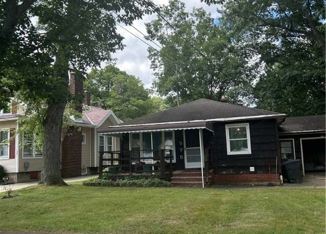 Property at 575 W Glendale St, Bedford, OH 44146, 3 beds, 1.5 baths