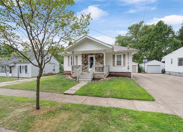 Property at 1538 10th St, Cuyahoga Falls, OH 44221, 3 beds, 1 bath