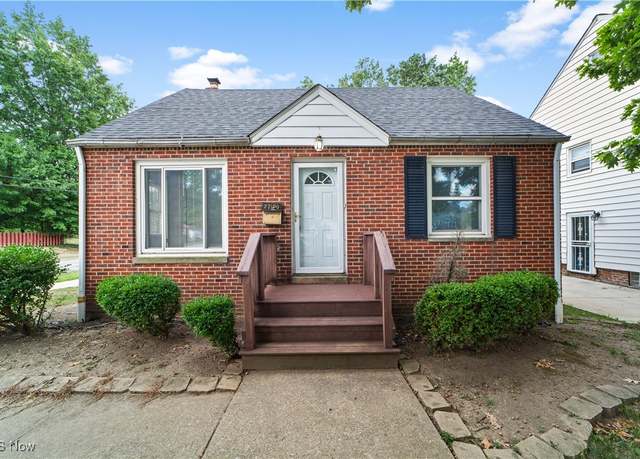Property at 27190 Shoreview Ave, Euclid, OH 44132, 3 beds, 1.5 baths