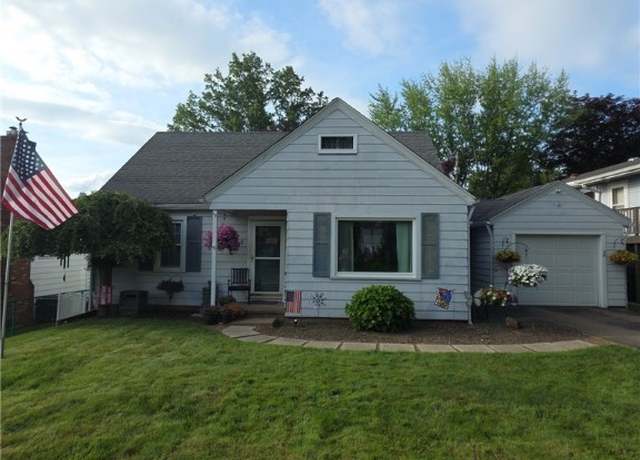 Property at 1730 Vine St, Coshocton, OH 43812, 3 beds, 1 bath