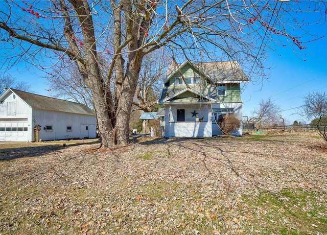 Property at 13479 Louisville St NE, Paris, OH 44669, 4 beds, 1.5 baths