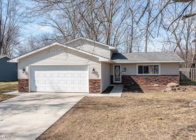 Property at 5530 Edgewood Dr, Lorain, OH 44053, 4 beds, 2 baths