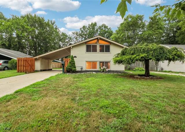 Property at 233 Kempton Dr, Berea, OH 44017, 4 beds, 2 baths