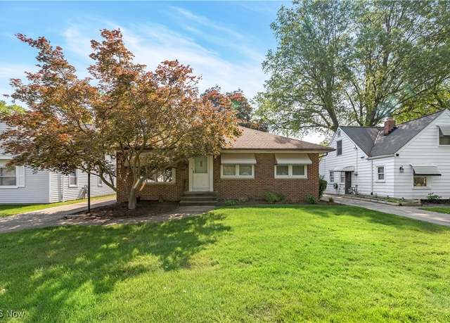 Property at 6913 Greenleaf Ave, Parma, OH 44130, 3 beds, 2 baths