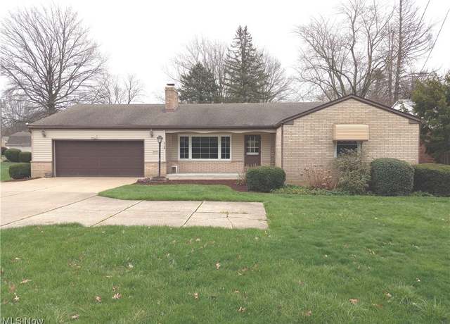 Property at 2126 Lakeside Ave NW, Canton, OH 44708, 3 beds, 3 baths