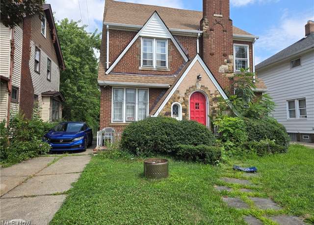 Property at 11209 Langton Ave, Garfield Heights, OH 44125, 4 beds, 1.5 baths